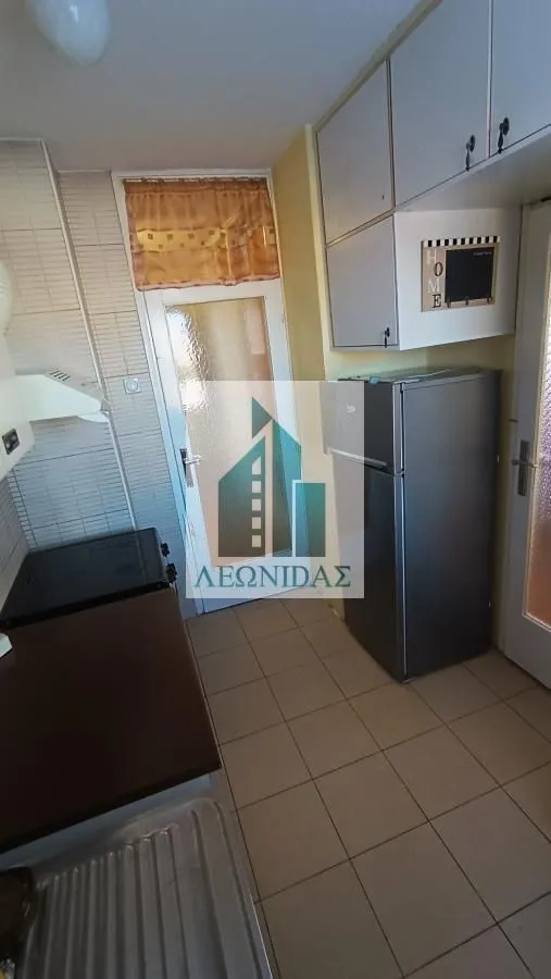 Izdavanje, trosoban stan, 64m², Medijana, Niš