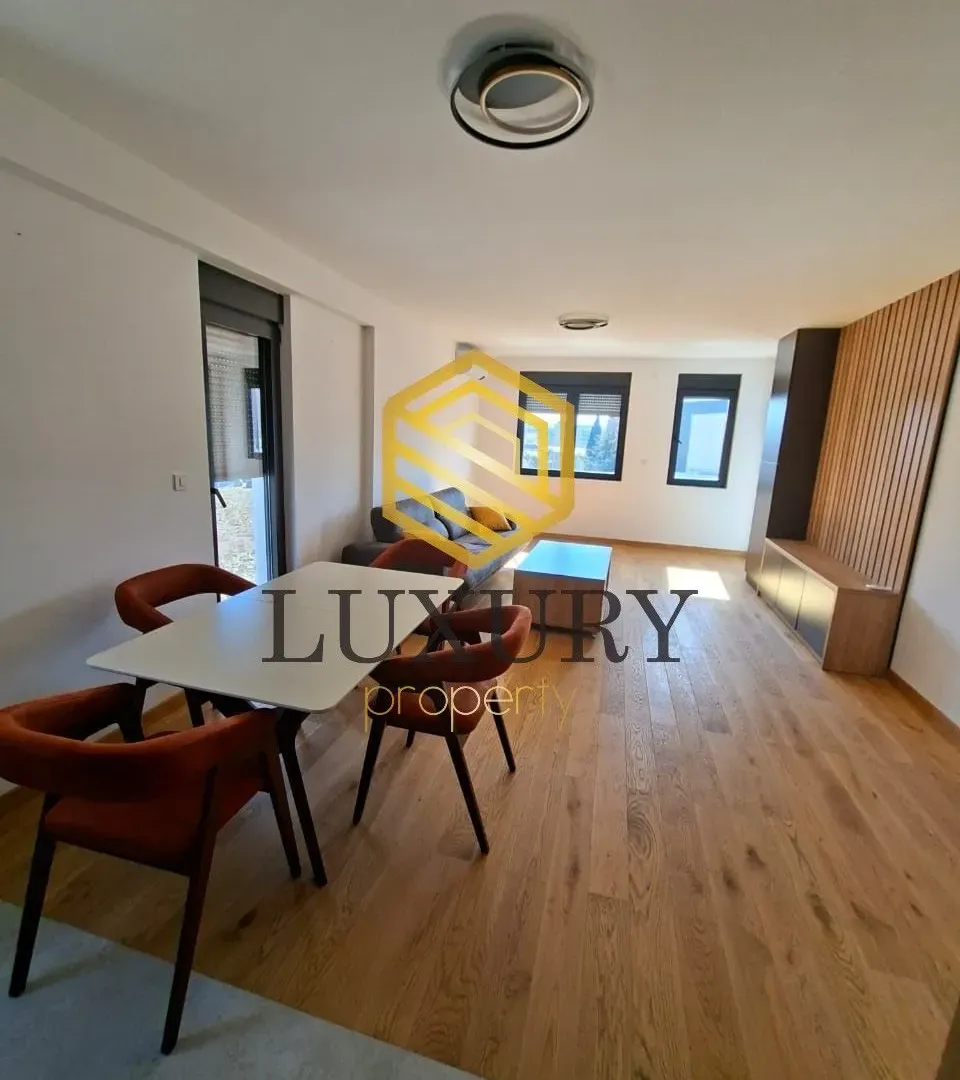 Prodaja, jednosoban stan, 57m², Tološka šuma, Podgorica