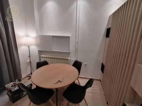 Izdavanje, poslovni prostor, 22m², Bulevar Oslobodjenja, Novi Sad Sve Podlokacije - image 4