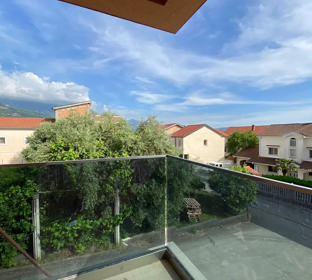 Rent, two bedroom apartment, 80m², Dumidran, Tivat
