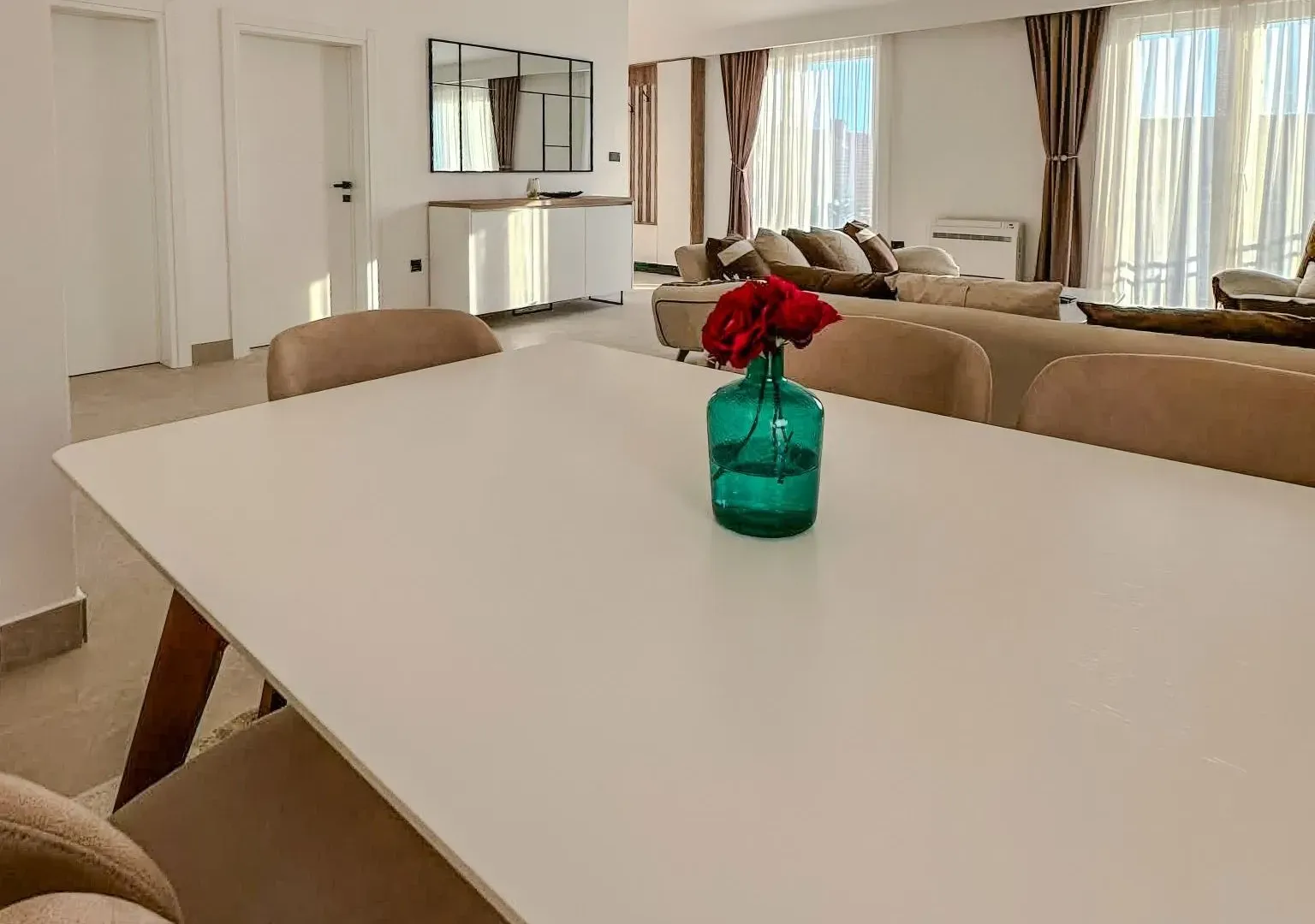 Izdavanje, dvosoban stan, 102m², Seljanovo, Tivat