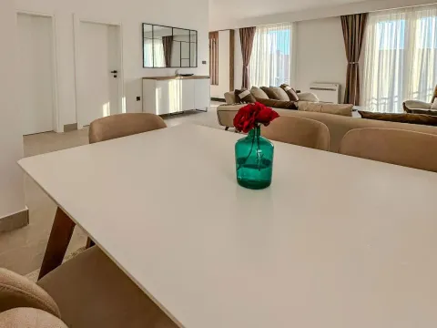 Rent, apartment, 102m², Seljanovo, Tivat - image 2
