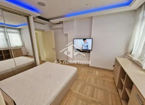 Izdavanje, četvorosoban stan, 148m², Savski Venac, Beograd - image 11