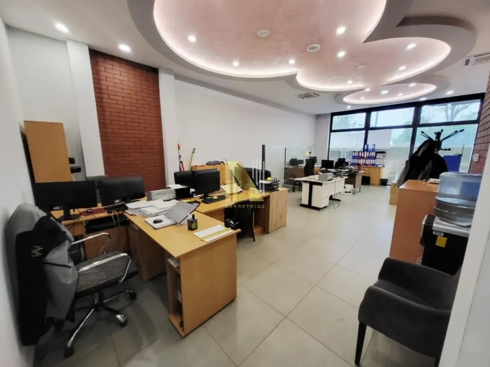 Sale, office space, 207m², Sajmište, Novi Sad