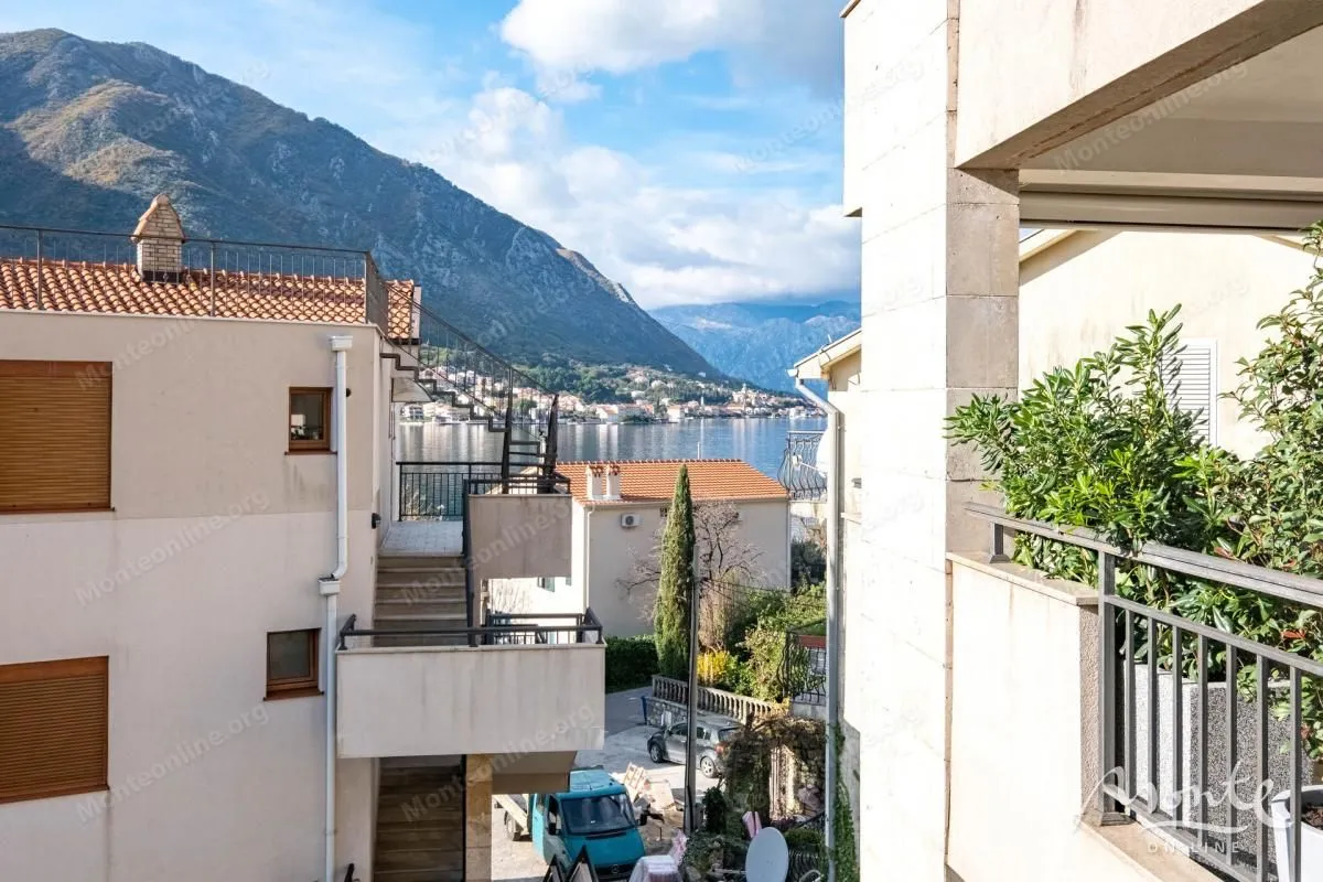 Prodaja, trosoban stan, 114m², Dobrota, Kotor