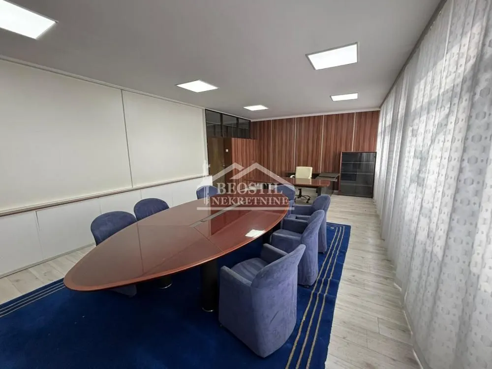 Rent, office space, 260m², Kluz, Zvezdara Sve Podlokacije