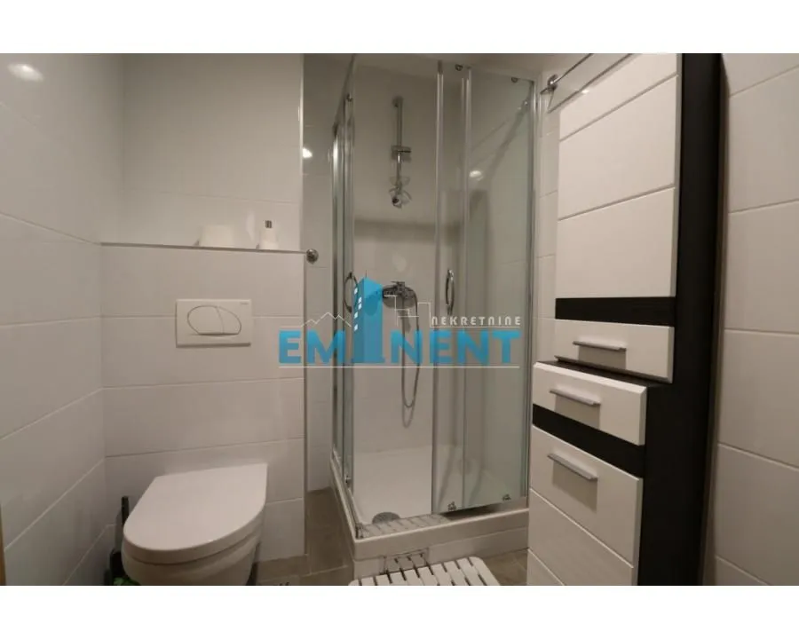 Izdavanje, stan, 40m², Zemun Gornji Grad, Zemun Sve Podlokacije