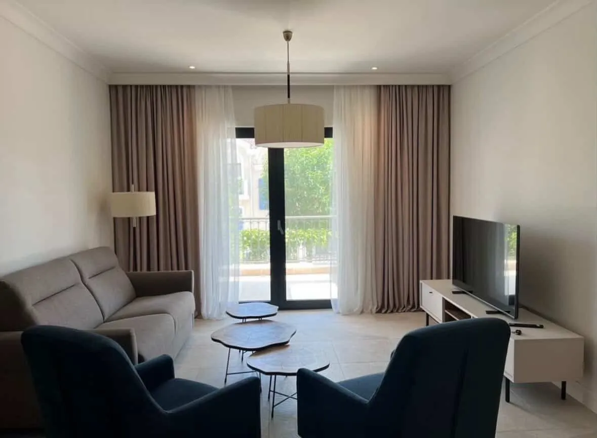 Izdavanje, jednosoban stan, 83m², Luštica Bay, Tivat