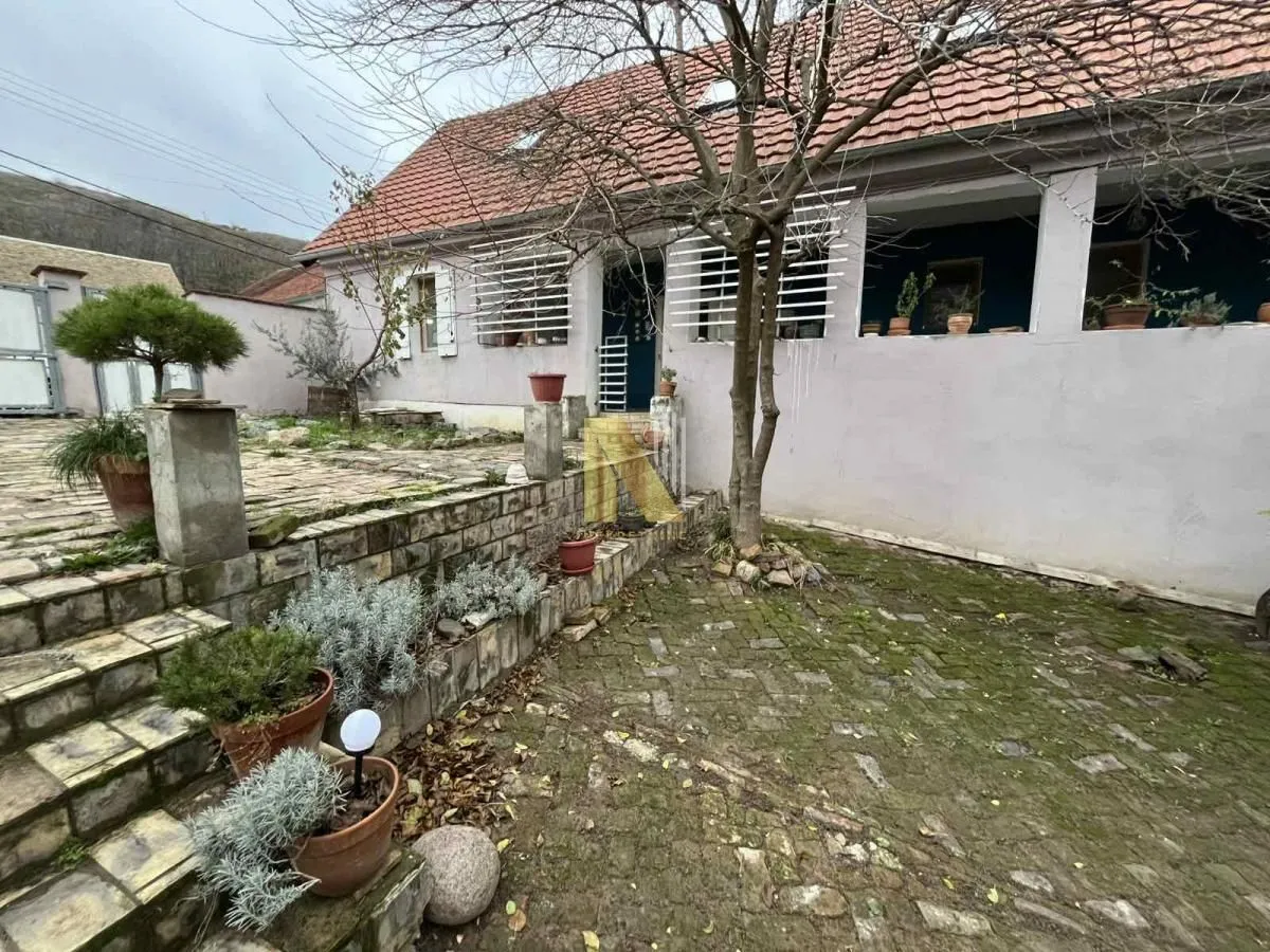 Prodaja, kuća, 130m², Bukovački plato, Petrovaradin