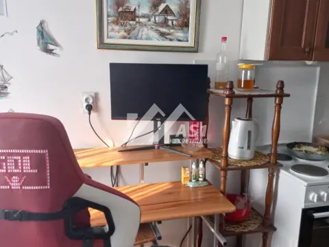 Izdavanje, dvosoban stan, 40m², Centar, Novi Sad - image 5