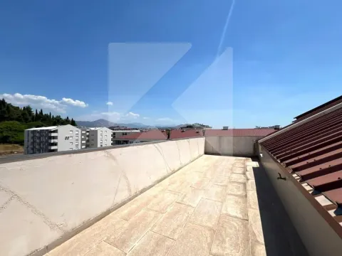 Rent, one bedroom apartment, 65m², Ljubović, Podgorica - image 11