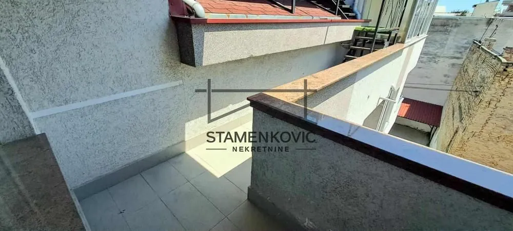 Prodaja, dvosoban stan, 56m², Rotkvarija, Novi Sad Sve Podlokacije