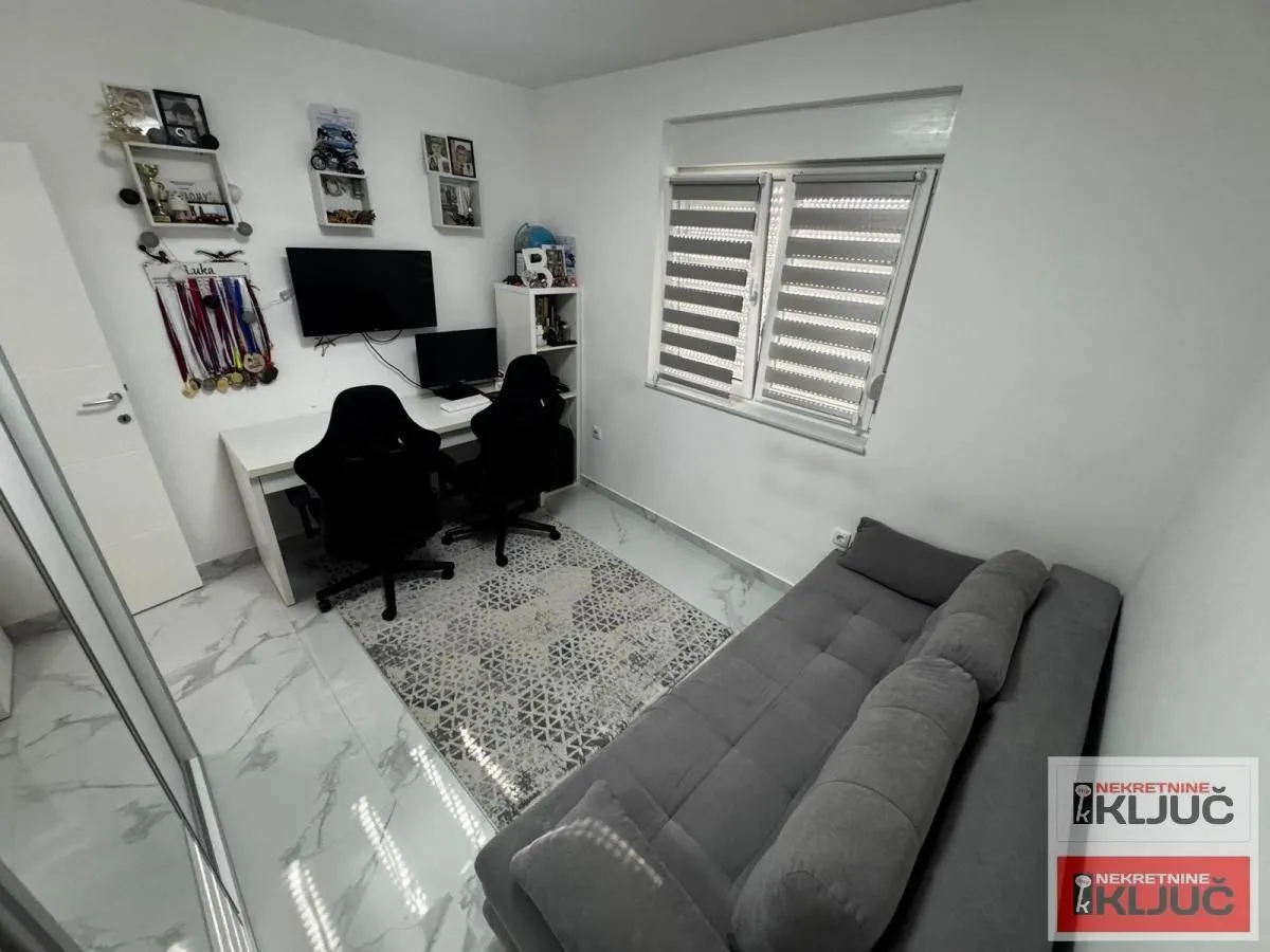 Prodaja, dvosoban stan, 57m², Lipov gaj, Novi Sad Sve Podlokacije