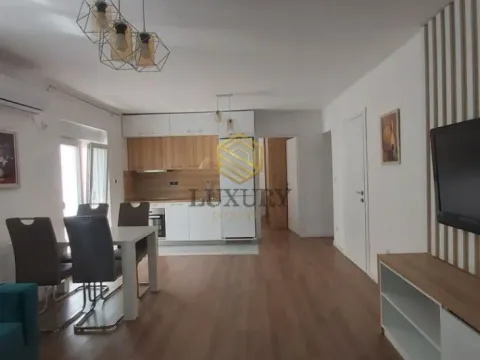 Izdavanje, jednosoban stan, 60m², Stari Aerodrom, Podgorica - image 11