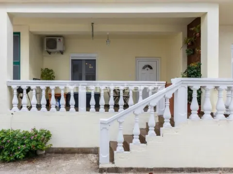 Sale, three bedroom apartment, 92m², Donja Lastva, Tivat - image 2