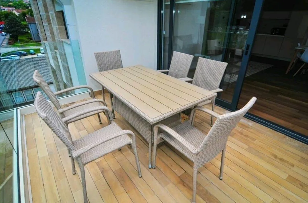 Prodaja, dvosoban stan, 80m², Tivat, Crna Gora