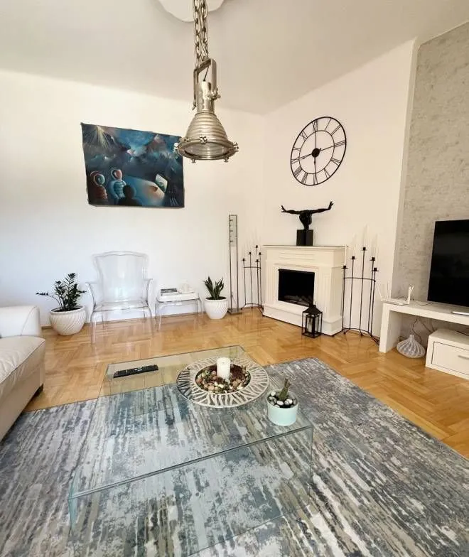 Izdavanje, dvosoban stan, 69m², Vračar Hram, Vračar Sve Podlokacije