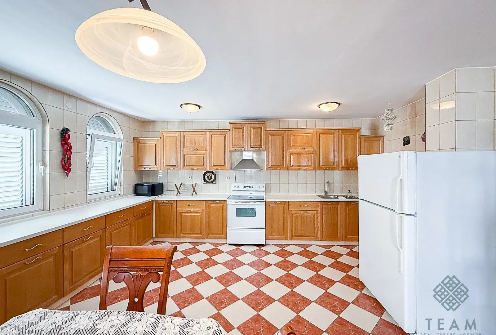 Rent, house, 400m², Zlatica, Podgorica