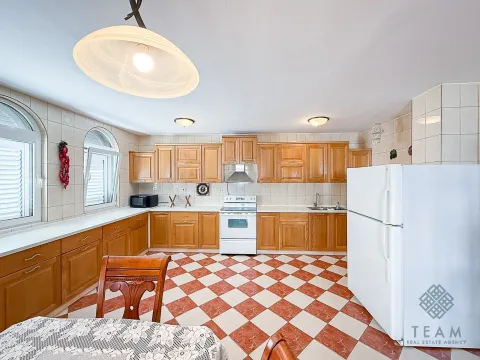 Rent, house, 400m², Zlatica, Podgorica - image 4