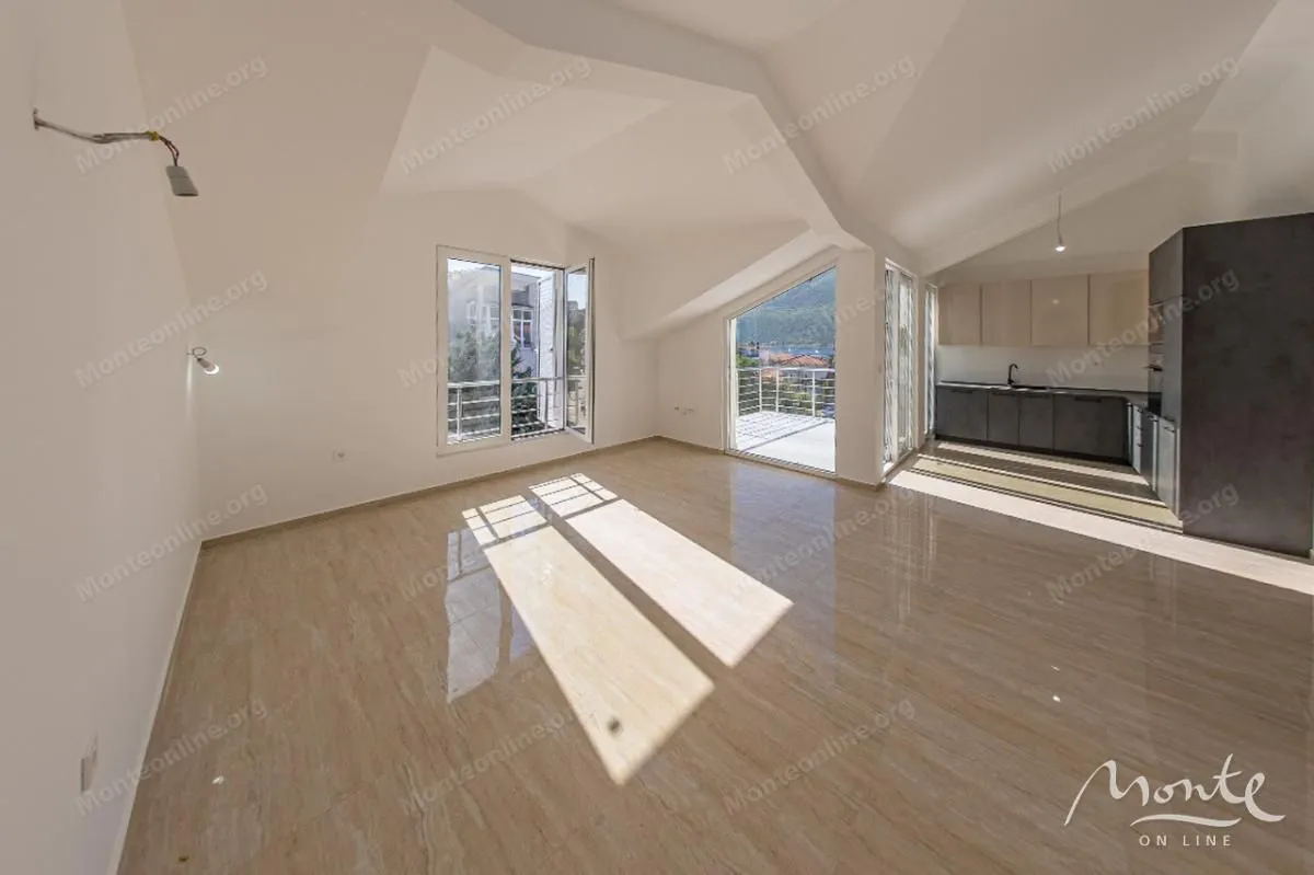 Prodaja, dvosoban stan, 74m², Đenovići, Herceg Novi