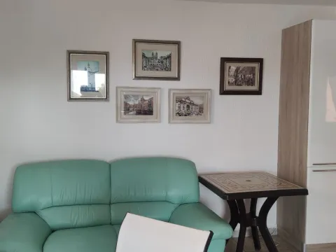 Izdavanje, dvosoban stan, 54m², Krimovica, Kotor - image 8