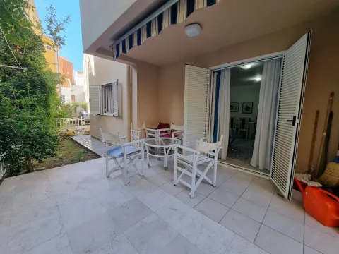 Rent, two bedroom apartment, 52m², Budva, Crna Gora - image 17
