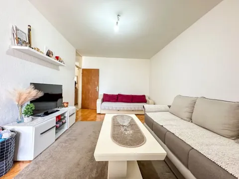 Prodaja, jednosoban stan, 55m², Stari Aerodrom, Podgorica - image 2