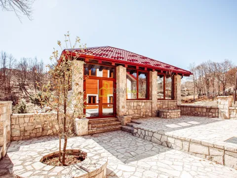 Prodaja, kuća, 285m², Cetinje, Crna Gora - image 9