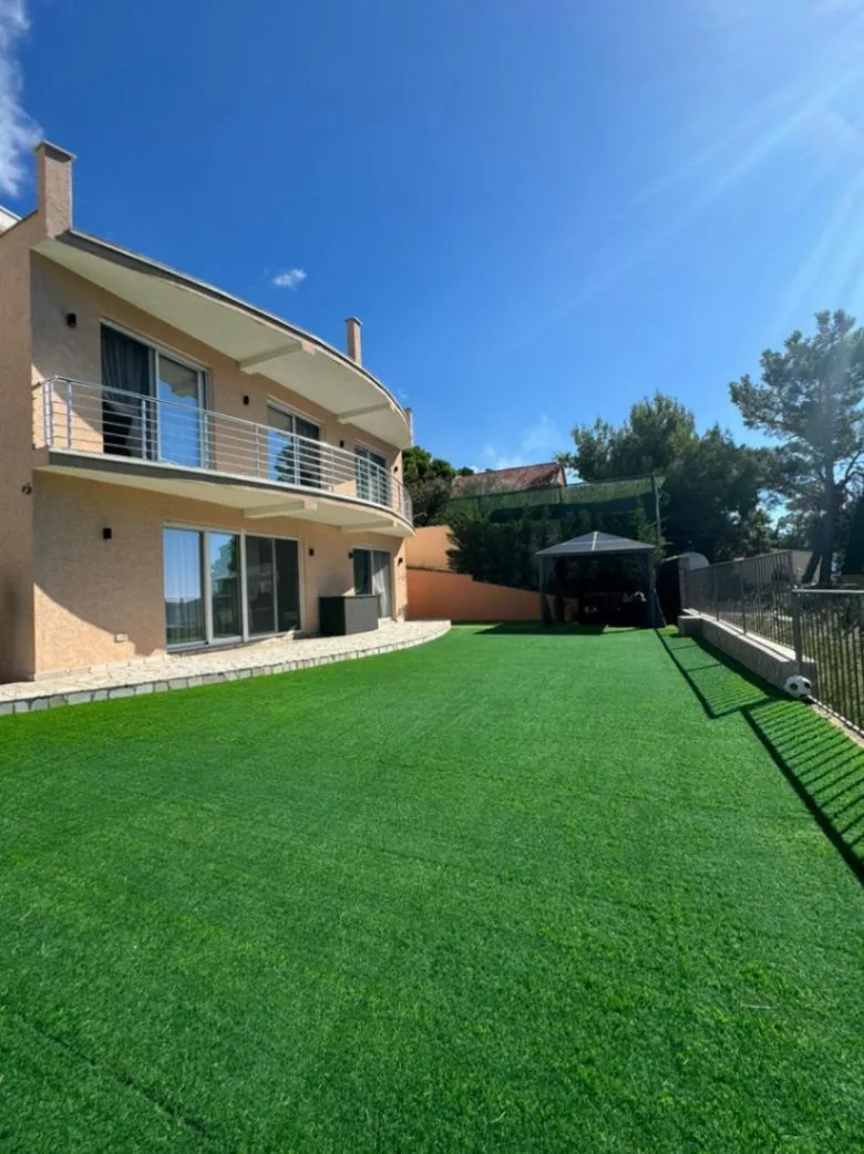 Sale, house, 160m², Šušanj, Bar