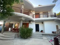 Sale, house, 304m², Šušanj, Bar - image 1