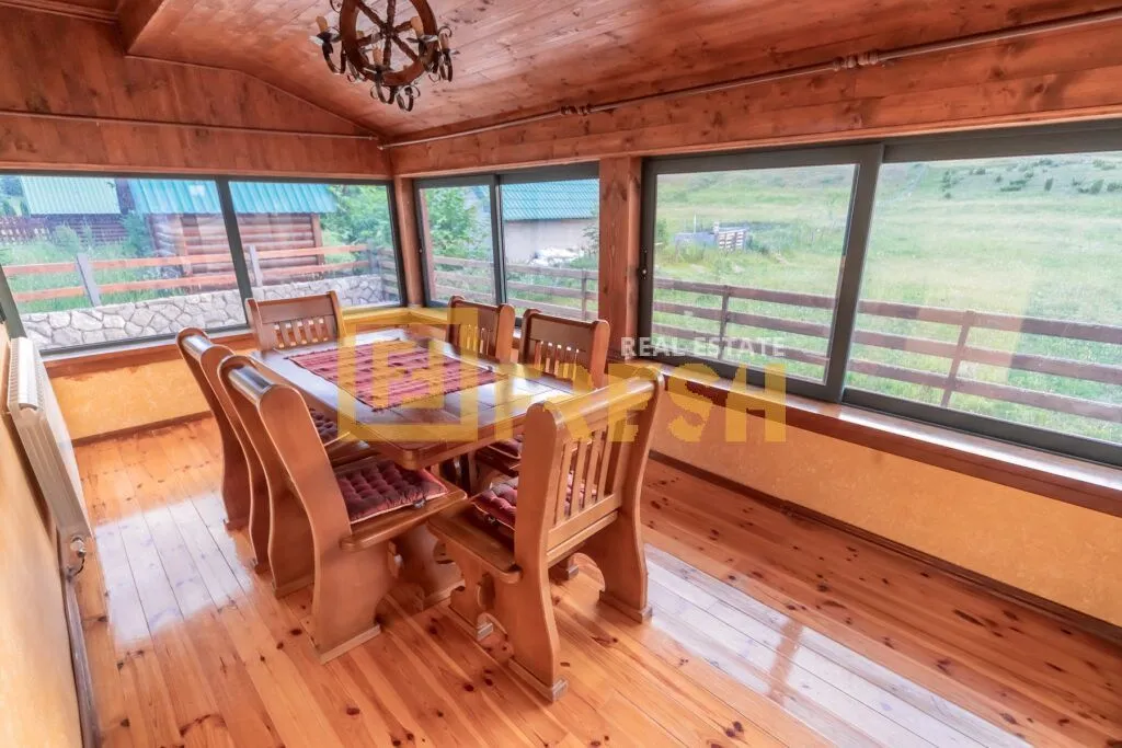 Prodaja, kuća, 300m², Žabljak, Crna Gora
