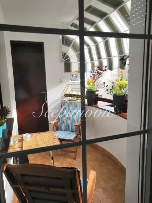 Izdavanje, dvosoban stan, 64m², Centar, Novi Sad