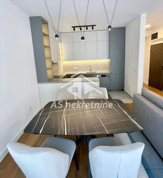 Rent, three bedroom apartment, 60m², Vračar Sve Podlokacije, Beograd