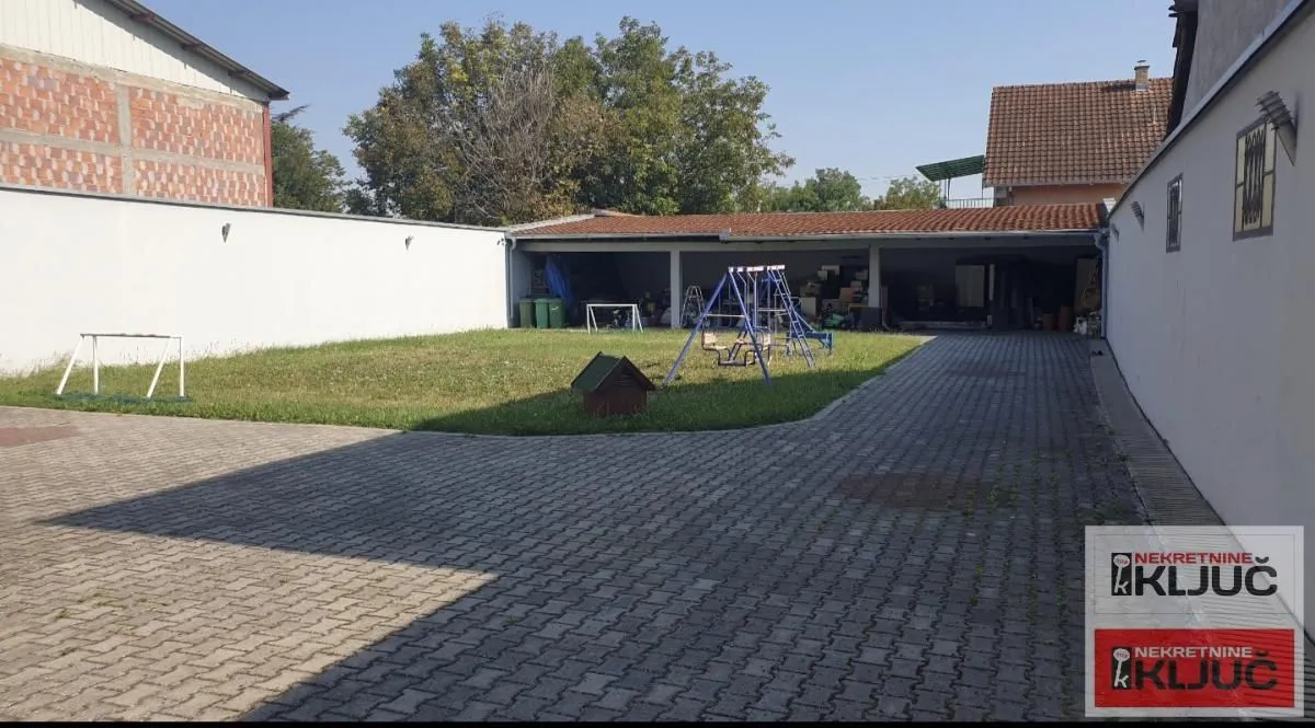 Rent, house, 1000m², Kać, Novi Sad Sve Podlokacije