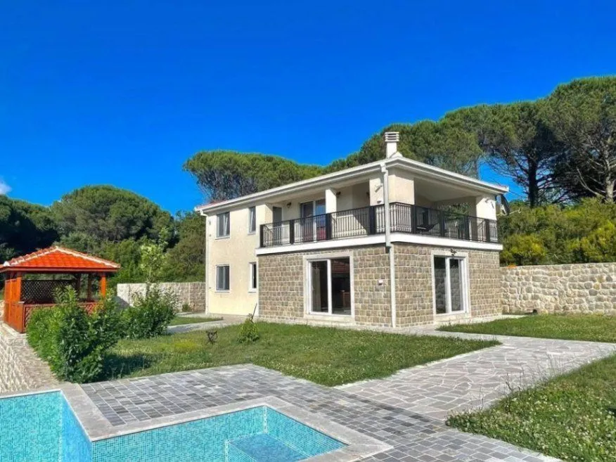 Izdavanje, kuća, 200m², Kotor, Crna Gora