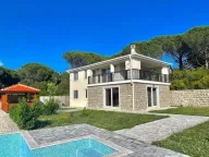 Izdavanje, kuća, 200m², Kotor, Crna Gora - image 1