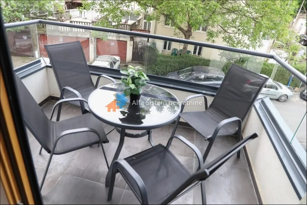 Rent, two bedroom apartment, 43m², Južni Bulevar, Vračar Sve Podlokacije