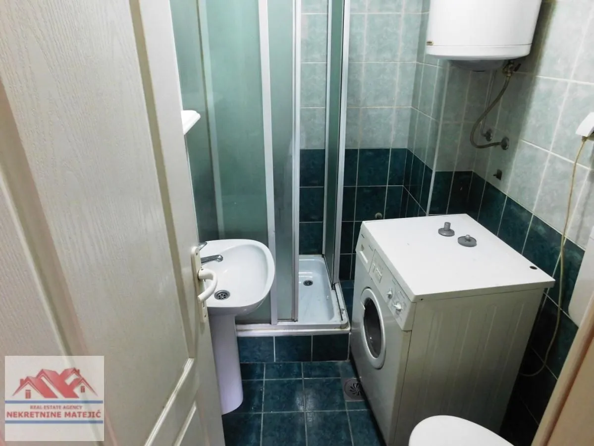 Izdavanje, trosoban stan, 71m², Vašarište, Kragujevac