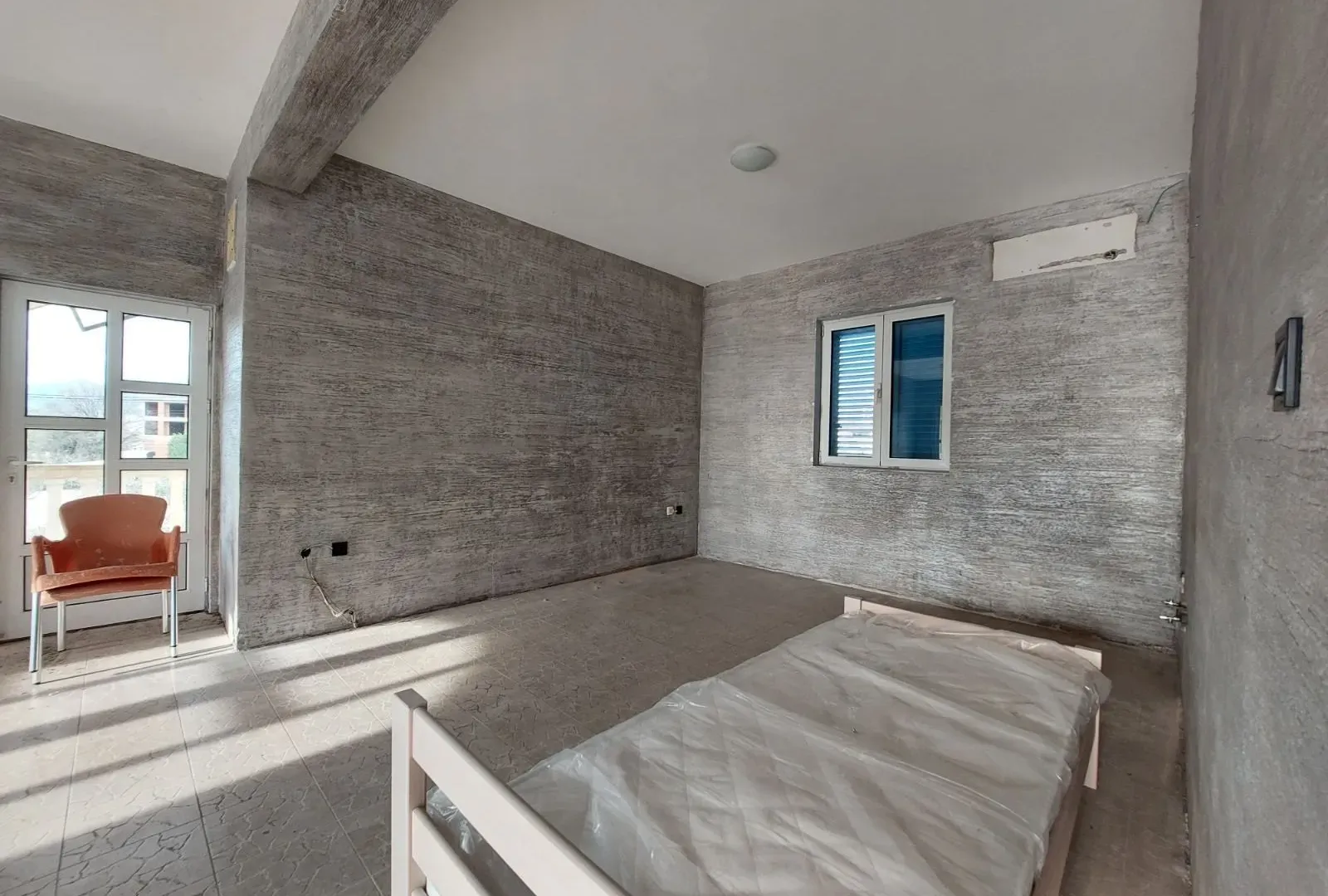 Izdavanje, poslovni prostor, 50m², Radanovići, Kotor