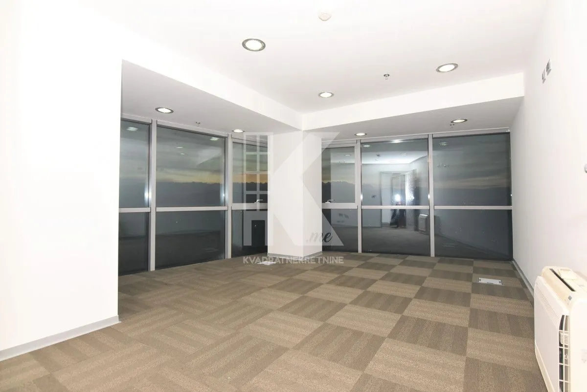 Rent, office space, 445m², Preko Morače, Podgorica