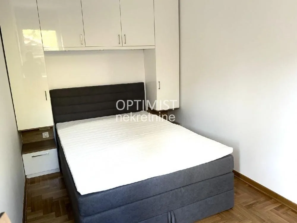 Rent, two bedroom apartment, 34m², Stari Grad, Beograd