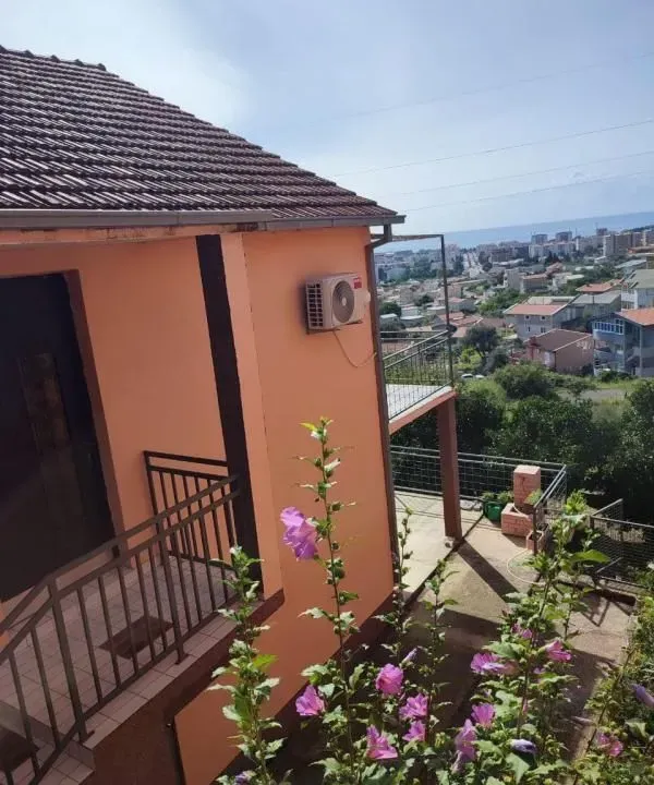 Sale, house, 200m², Bjeliši, Bar