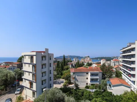 Stan in Bečići
