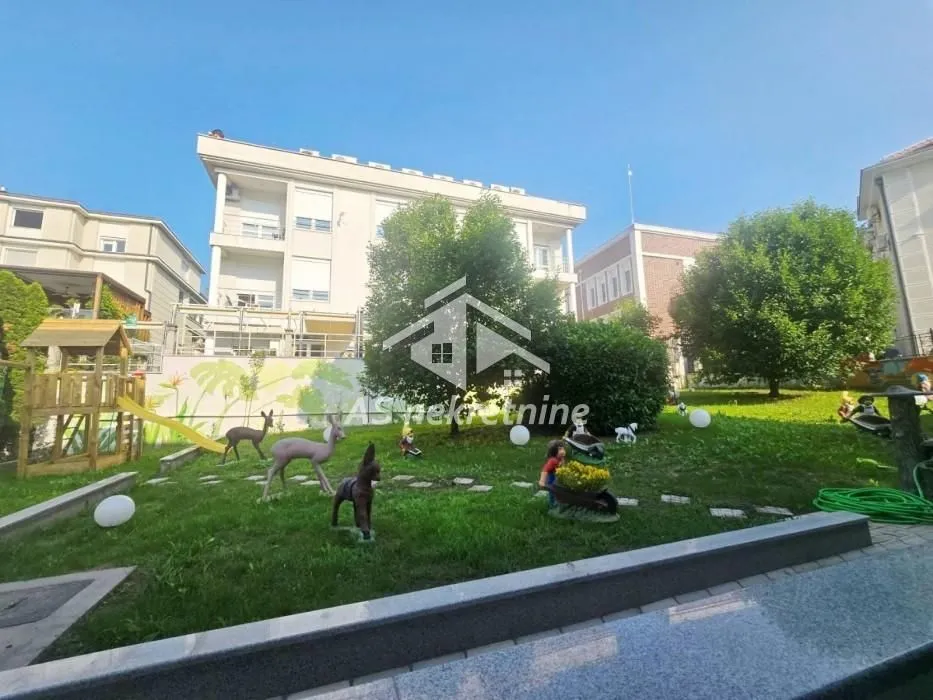 Rent, apartment, 240m², Savski Venac, Beograd