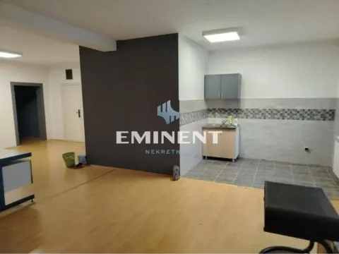 Izdavanje, poslovni prostor, 160m², Altina, Beograd - image 4