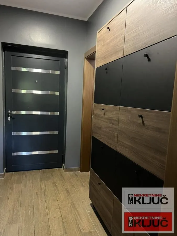 Prodaja, četvorosoban stan, 73m², Alibegovac, Petrovaradin