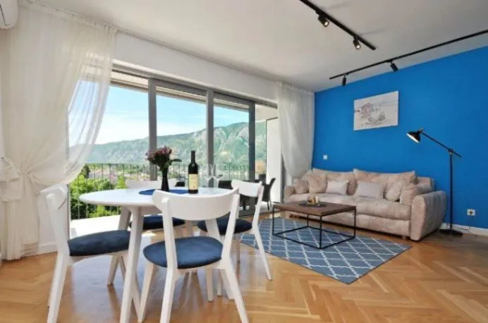 Rent, one bedroom apartment, 52m², Dobrota, Kotor