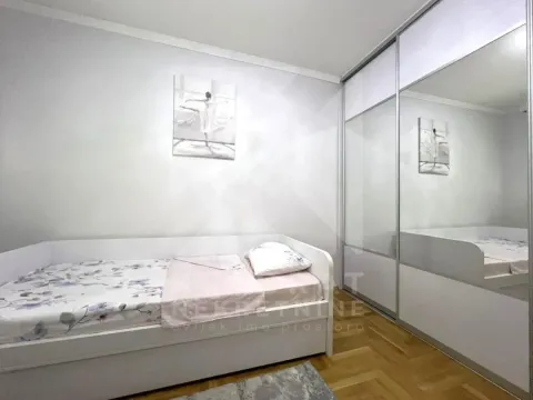 Rent, two bedroom apartment, 73m², Stari Aerodrom, Podgorica - image 9