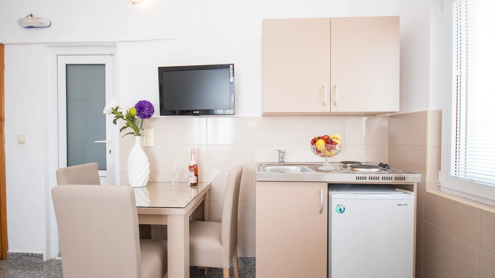 Daily-rent, studio apartment, 17m², Centar, Bar
