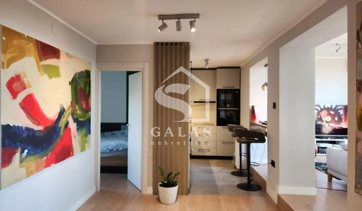 Sale, three bedroom apartment, 105m², Slavija, Vračar Sve Podlokacije